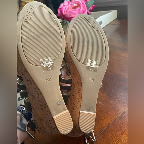 Guess wedges green size 9.5 - Picture 4 of 7